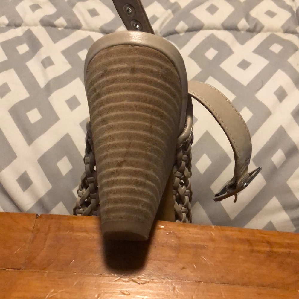 Vince Camuto sandals - Picture 7 of 7